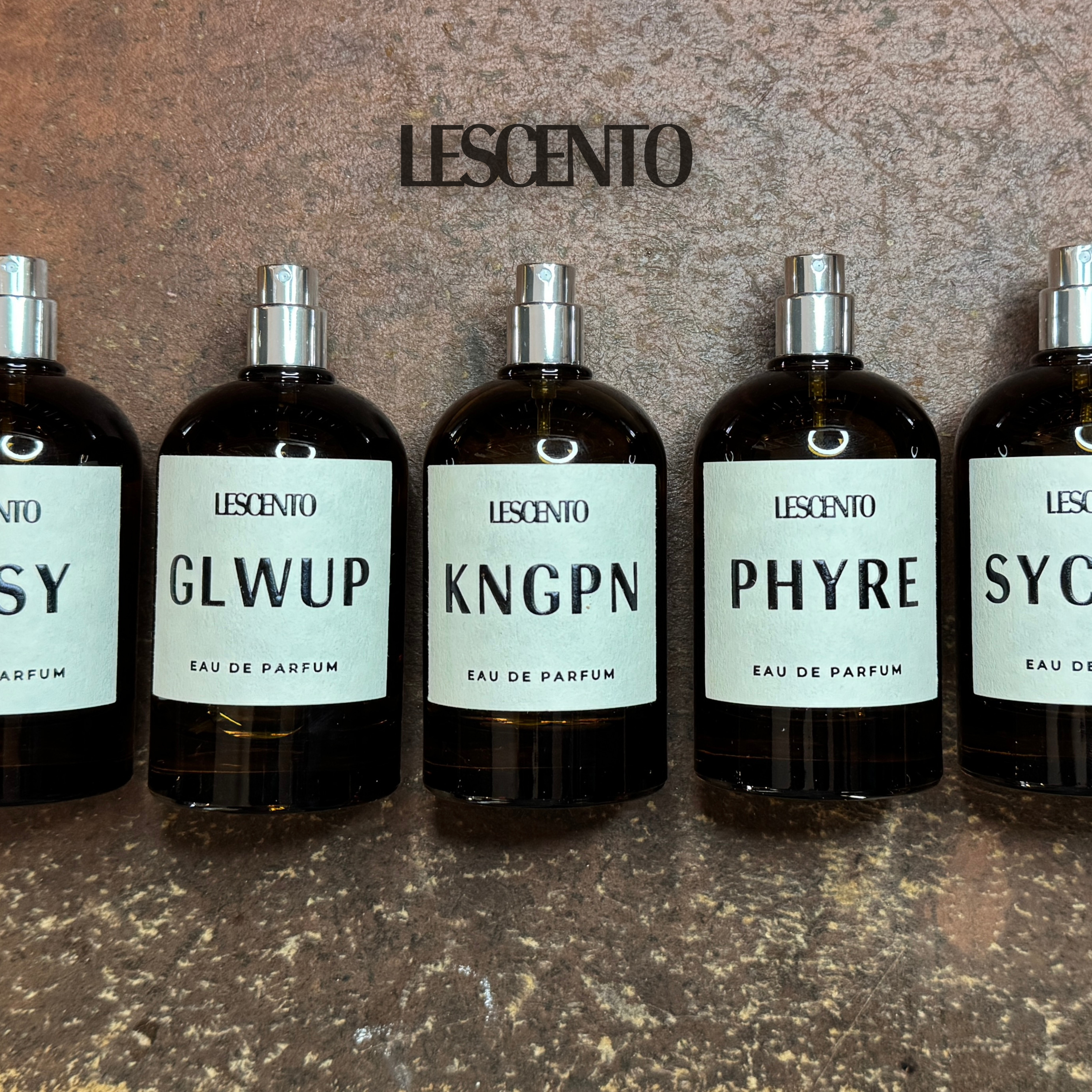 Designer vs. Niche Fragrances: Why the World is Falling for the Unforgettable